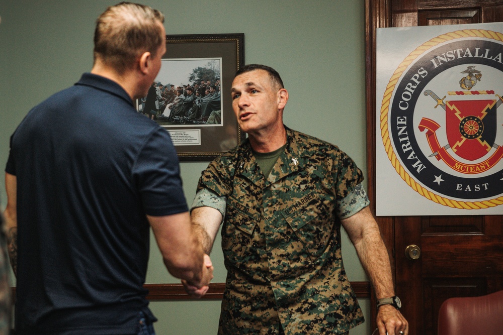 Medal of Honor Recipient Dakota Meyer Visits MCIEAST Acting Commander