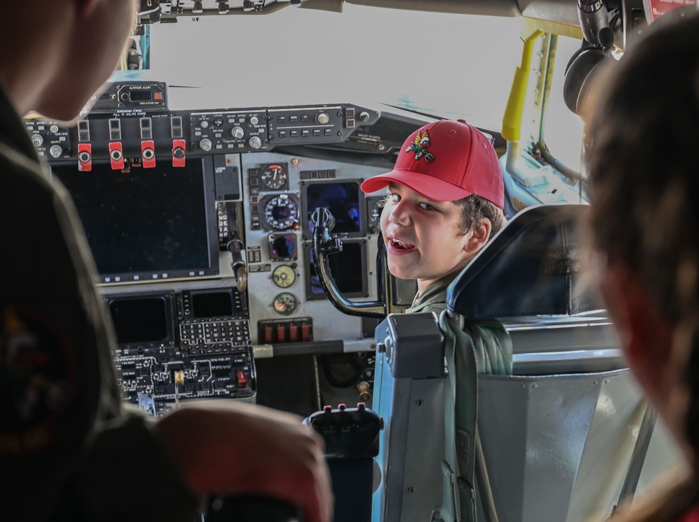 132d Wing hosts Pilot for a Day event