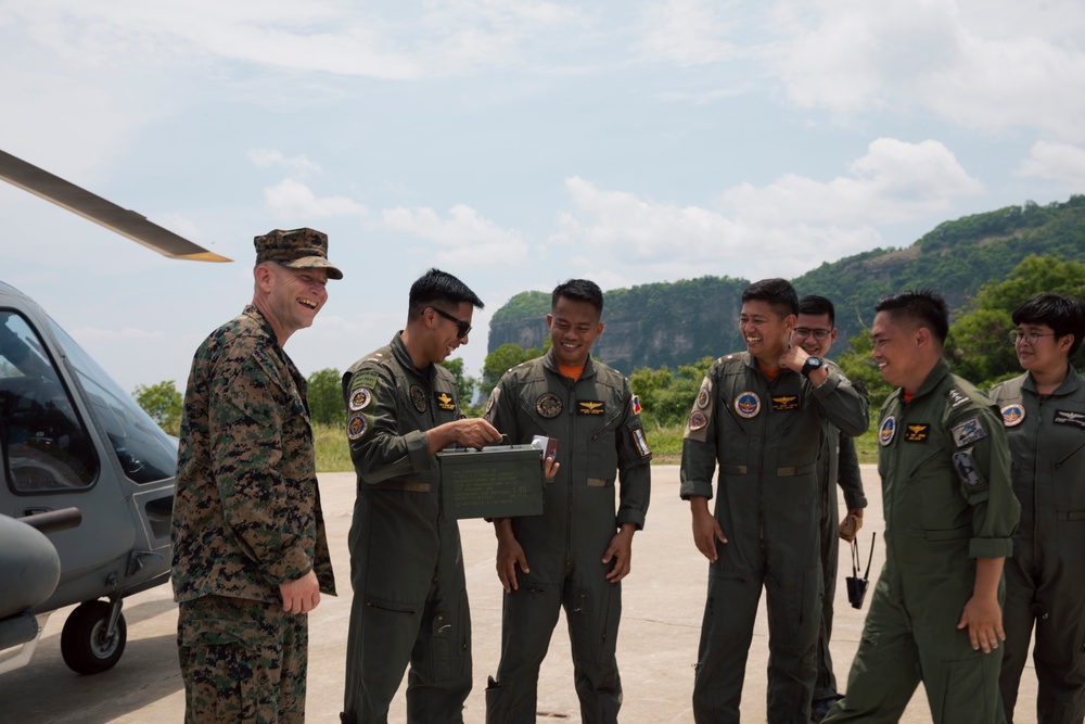 MASA: U.S. Marine leadership observes PMC close air support training