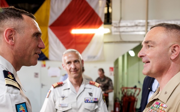 MARFORCOM Deputy Commander visits French Navy amphibious assault ship PHA Tonnerre