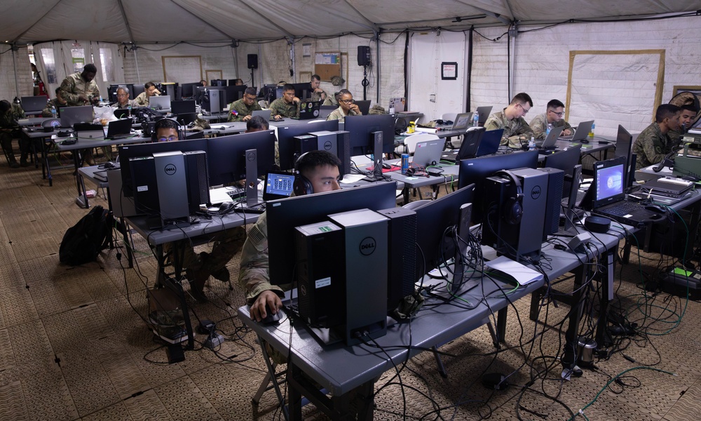 Salaknib 24 | U.S. Army and Philippine Army Soldiers work together in Joint Operation Center