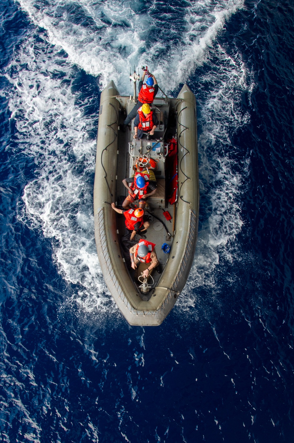 DVIDS - Images - USS Ronald Reagan (CVN 76) Sailors conduct small boat ...