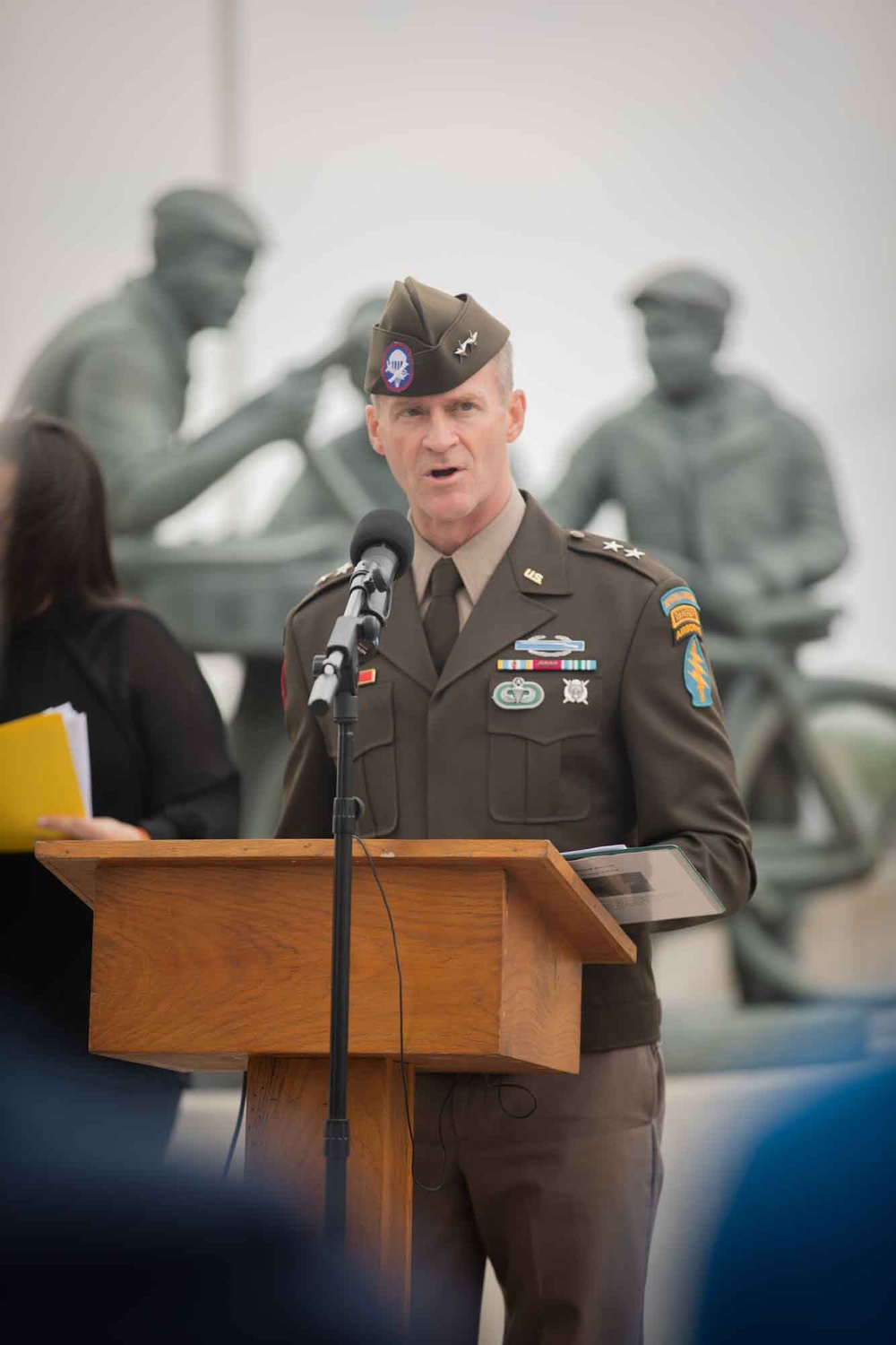 SOCEUR and USASFC honor French resistance during a ceremony at Sainte-Marie-du-Mont