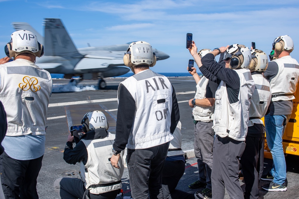 USS Ronald Reagan (CVN76) hosts ship tour for  Dr. Mike Gervais and resiliency team