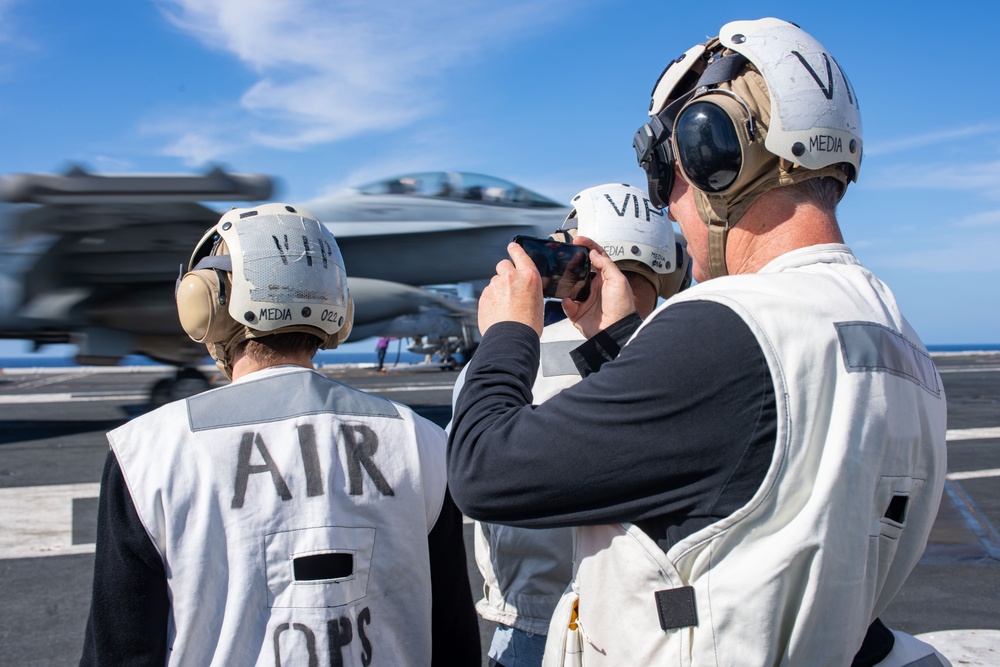 USS Ronald Reagan (CVN76) hosts ship tour for  Dr. Mike Gervais and resiliency team