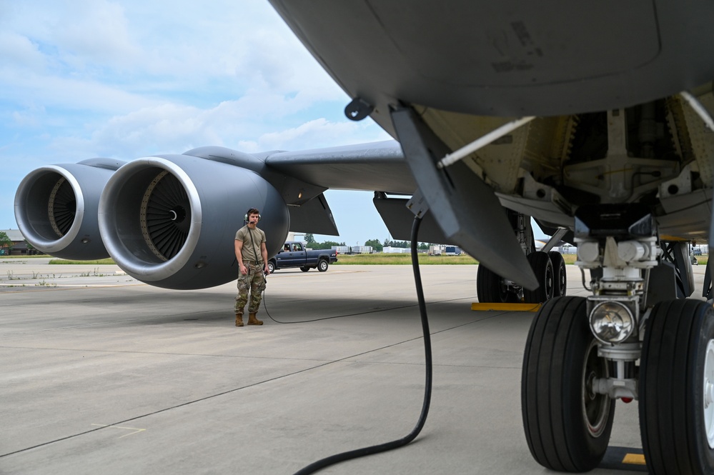 121st Refueling Wing participates in Employer Support of The Guard and Reserve Boss Lift Program