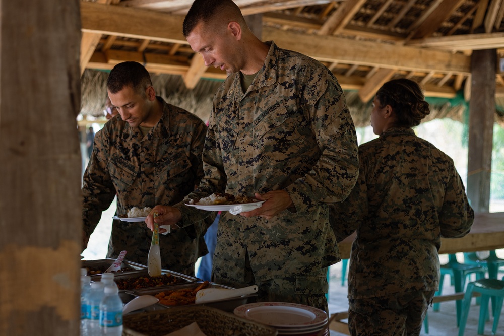 3rd MLR Marines Meet with Local Philippine Officials