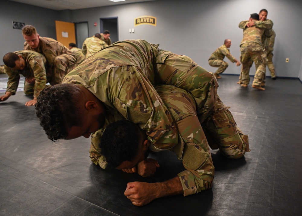 Defenders Train With Jiu-Jitsu Legend