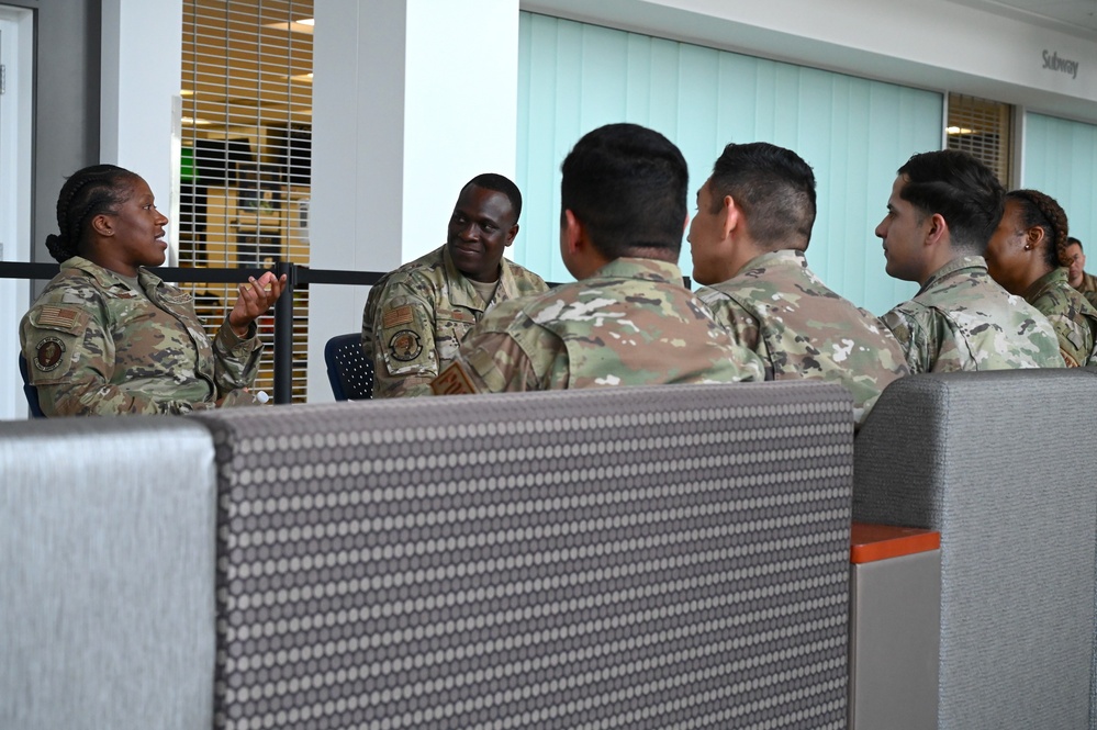 433rd Airlift Wing Chiefs' Group Hosts Speed Mentoring Event for Airmen