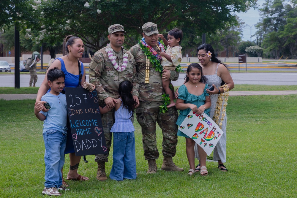 Fort Stewart 2nd Brigade Soldiers reunite with Families