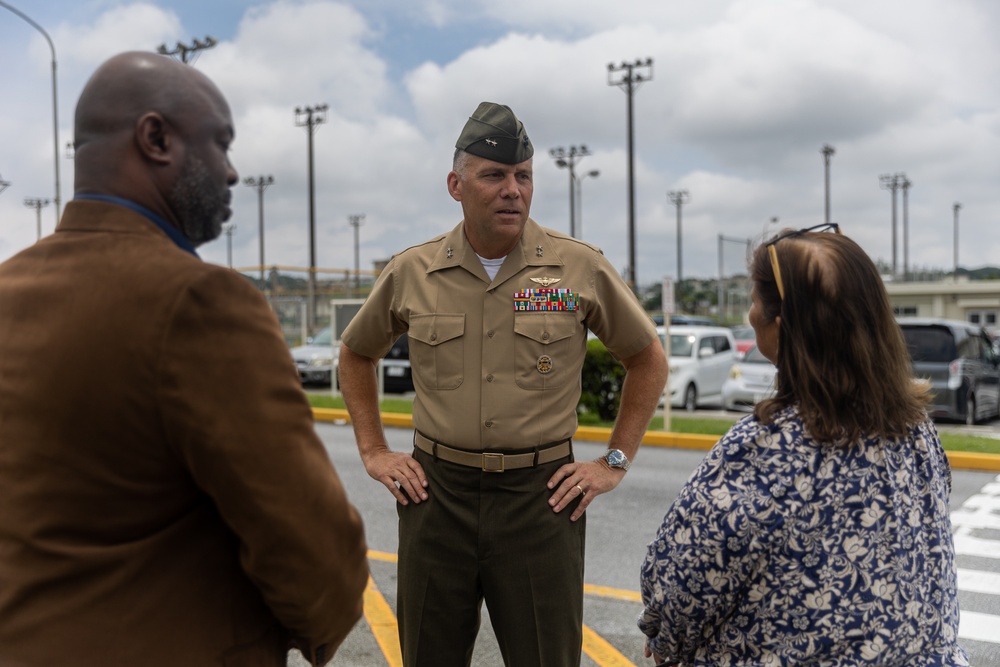 1st MAW commanding general visits Kubasaki High School