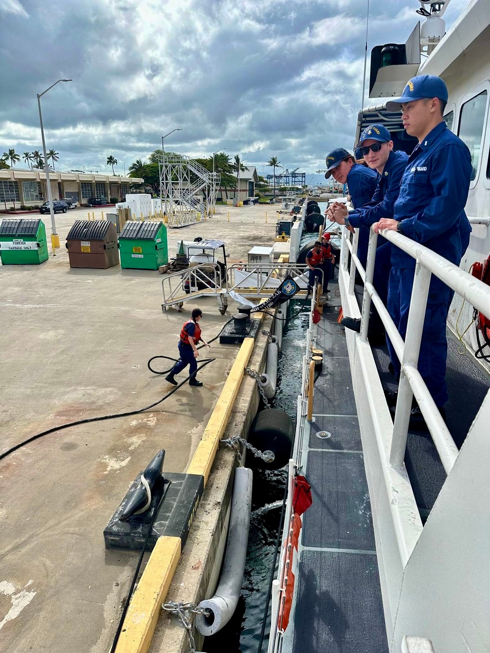 USCGC Myrtle Hazard arrives in Honolulu for drydock