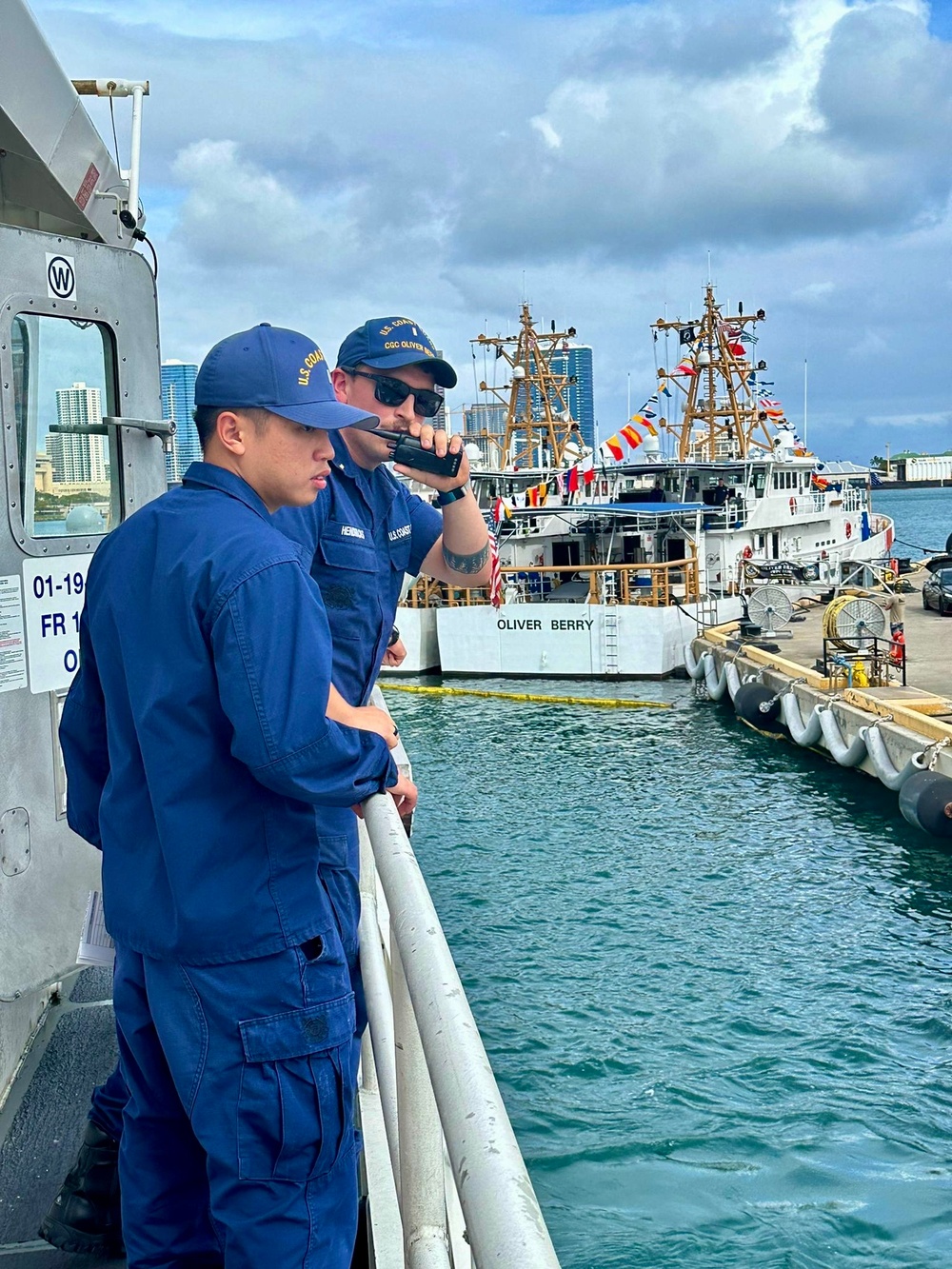 USCGC Myrtle Hazard arrives in Honolulu for drydock