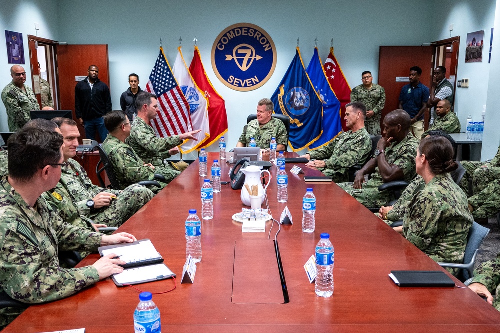 CDRUSINDOPACOM meets with U.S. service members while in Singapore