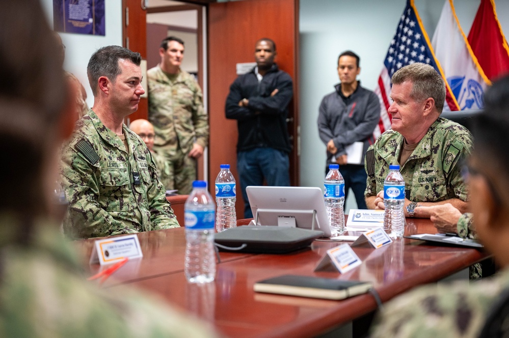 CDRUSINDOPACOM meets with U.S. service members while in Singapore