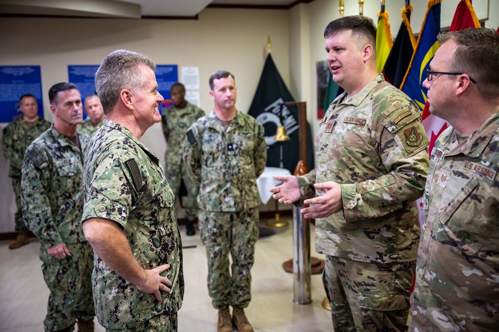 CDRUSINDOPACOM meets with U.S. service members while in Singapore