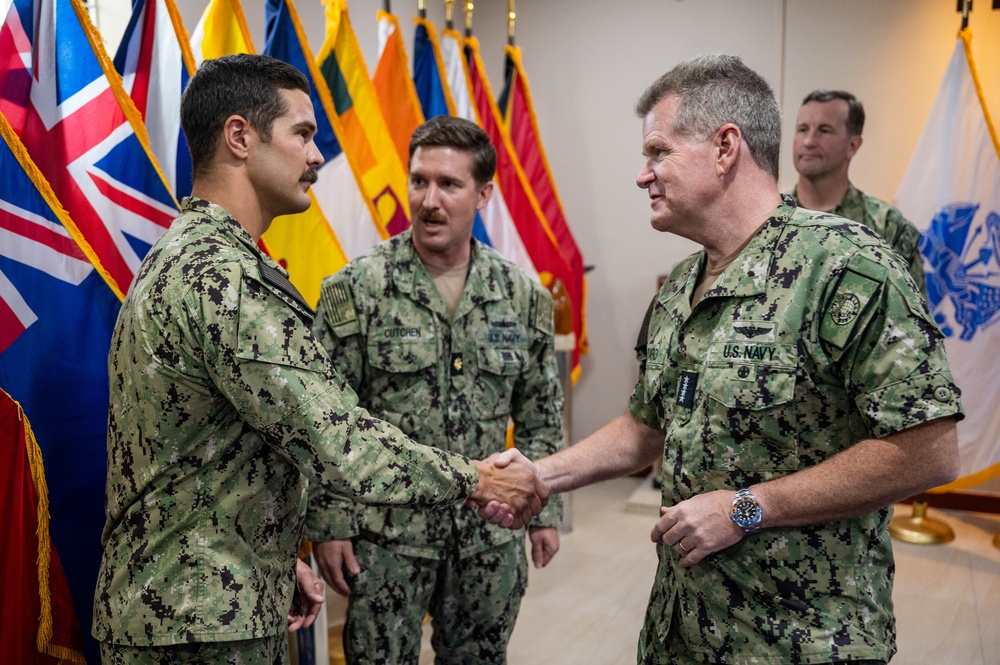 CDRUSINDOPACOM meets with U.S. service members while in Singapore