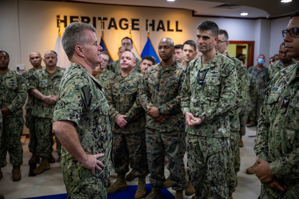 CDRUSINDOPACOM meets with U.S. service members while in Singapore