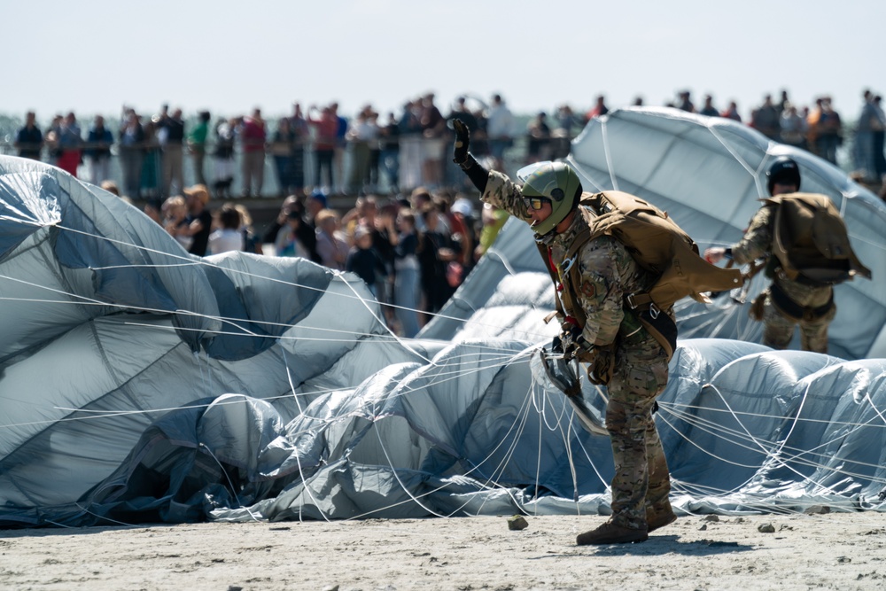 Commemorative Jump for DDay 80