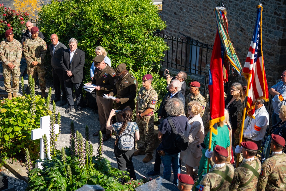 U.S. Military Personnel visit Le Mont Saint-Michel
