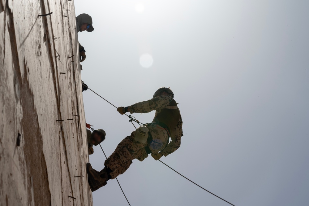 Rappelling with German Force Protection