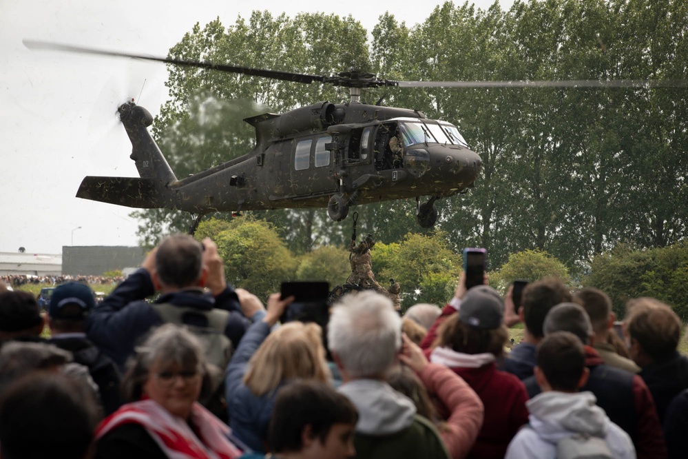 D-Day demonstrations at Mont Saint-Michel