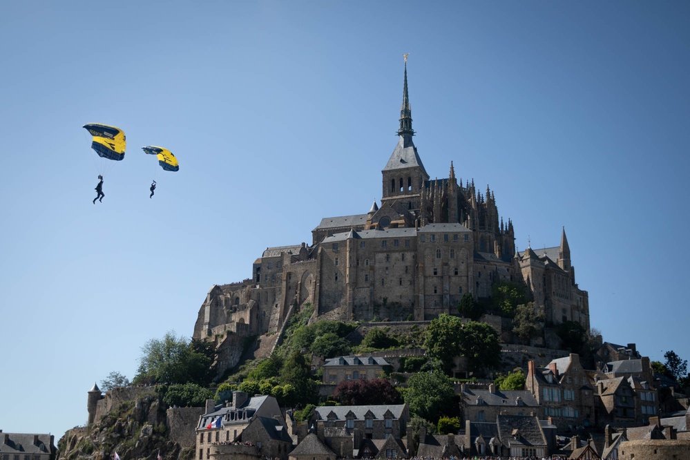 D-Day demonstrations at Mont Saint-Michel