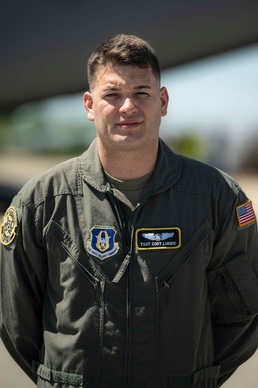 Airman Portrait: Luknis