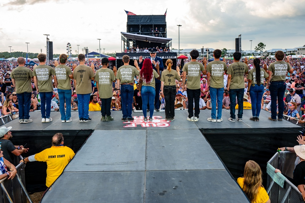 DVIDS - Images - Maj. Gen. Michael A. Valle Administers Oath of ...