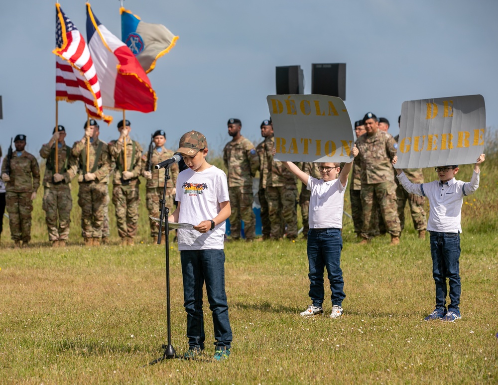 Soldiers join local school children in DDay 80 ceremony