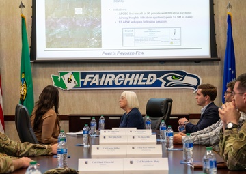 Senator Patty Murray visits Fairchild AFB