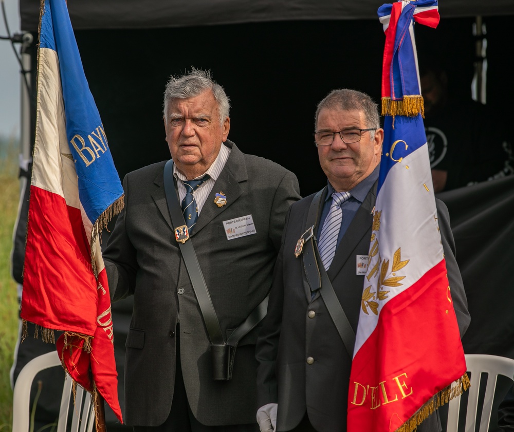 Soldiers join local school children in DDay 80 ceremony