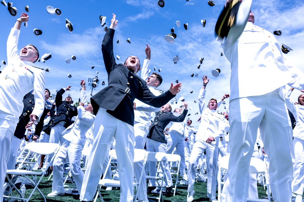 39th Commandant, Gen. Smith, Speaks at Naval Academy Graduation
