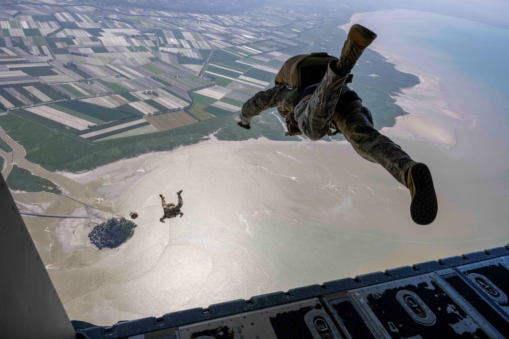 Commemorative Jump for DDay 80