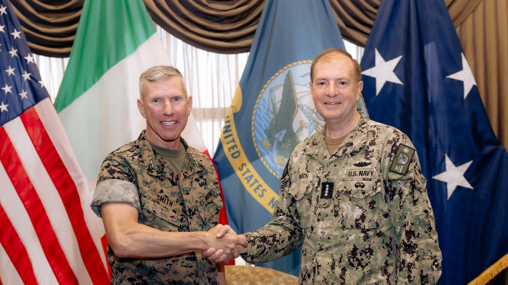 Gen. Smith Visits NSA Naples