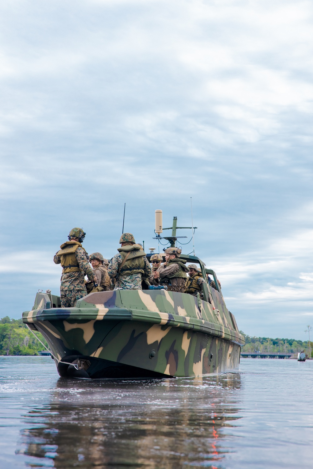 CLB-8 and V2/6 Conduct Littoral Boat Operations