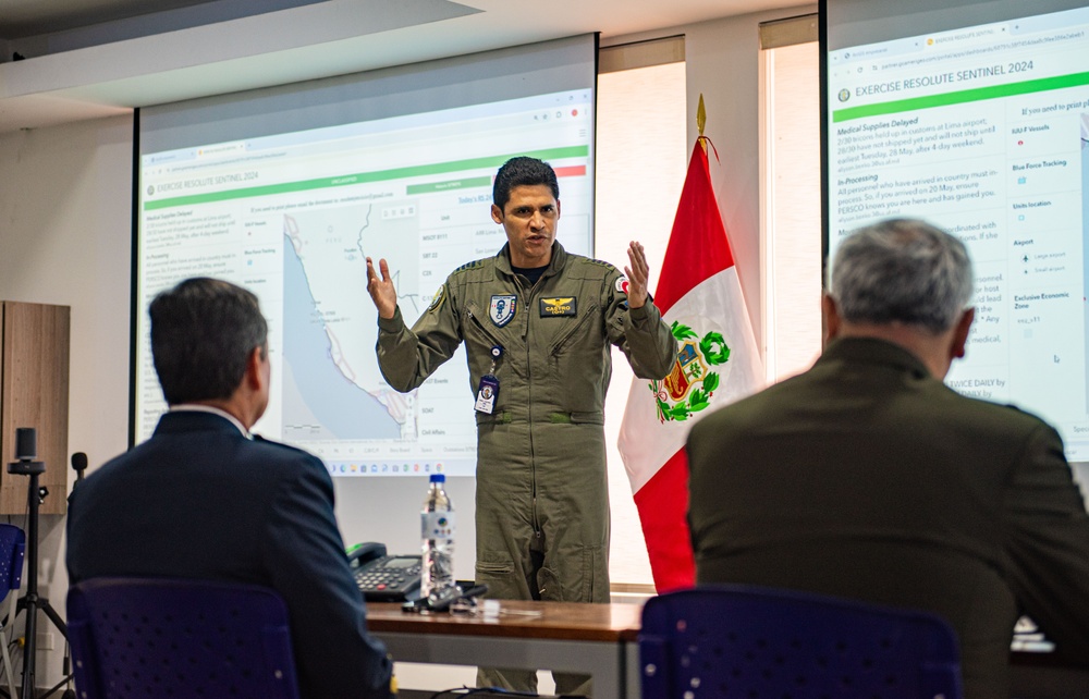 RS24: Peruvian Armed Forces leaders visit during morning CUB