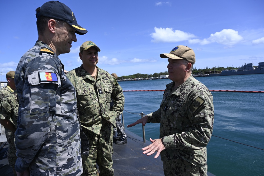 Commodore LeRaye Visits USS Vermont