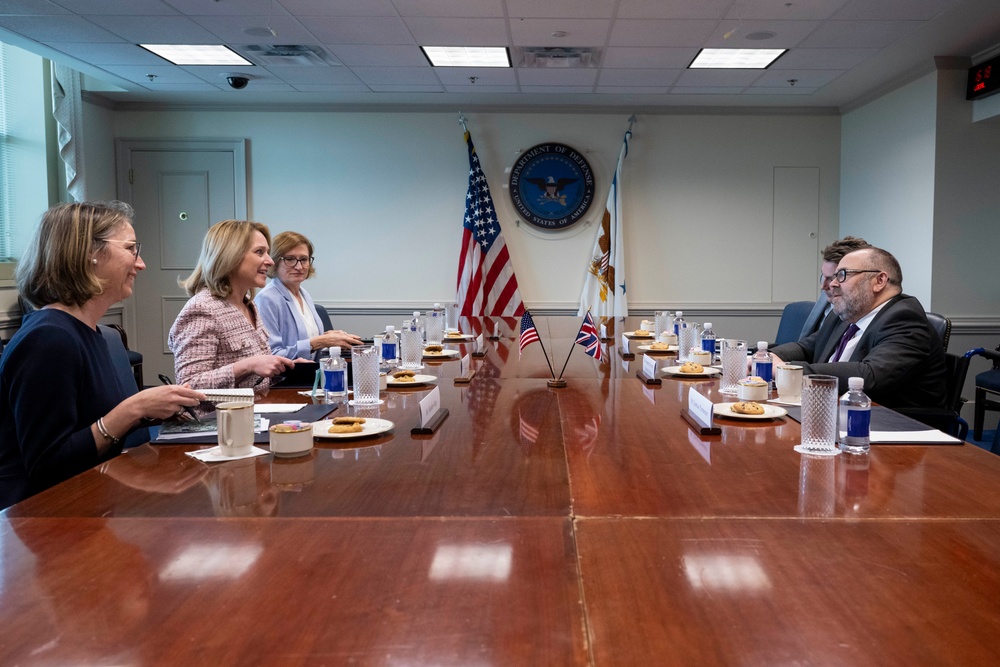 DSD Hosts UK Secretary of State for Defense