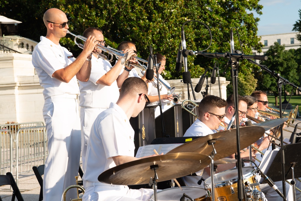 US Navy Band Commodores Capitol Steps Concert