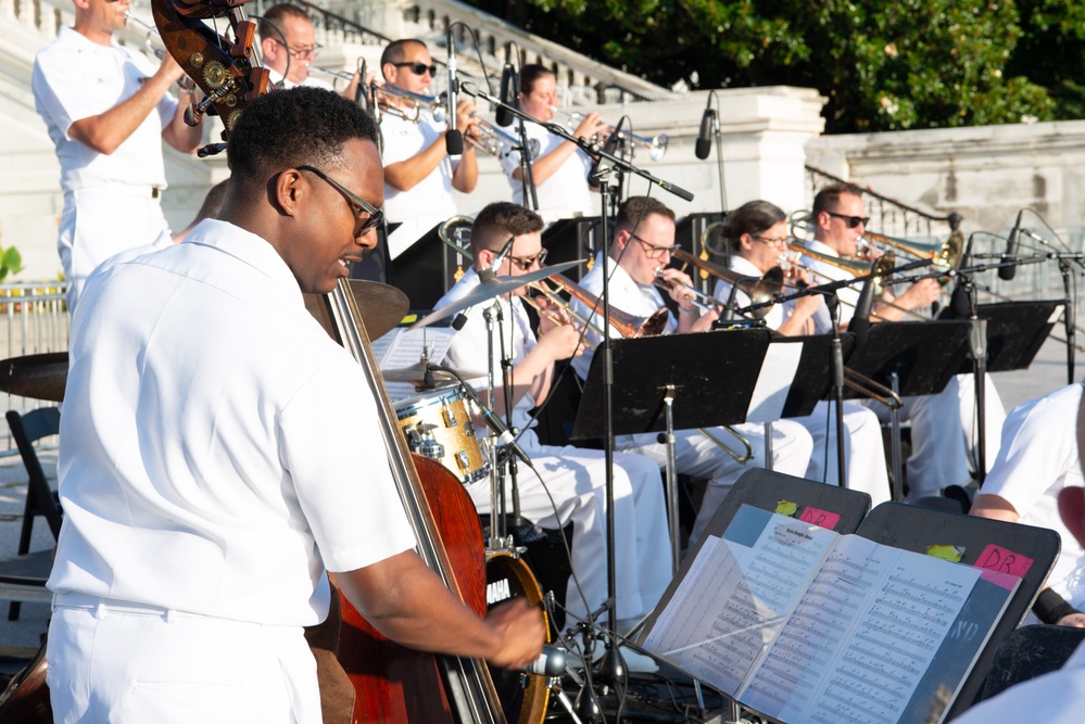 US Navy Band Commodores Capitol Steps Concert