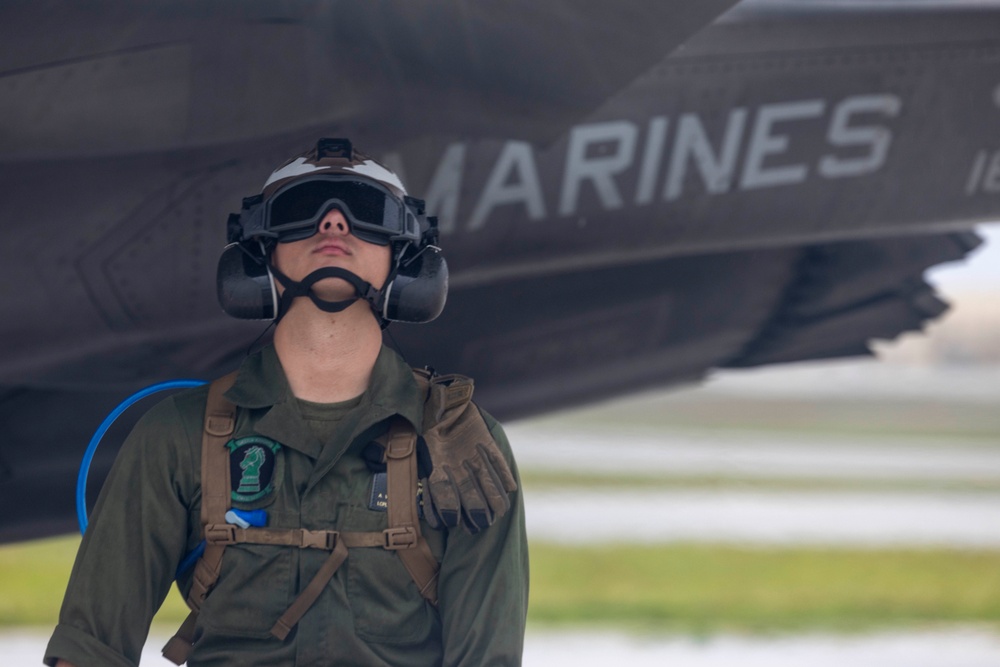 Locked and loaded; VMFA-121 conducts ordnance operations in Guam