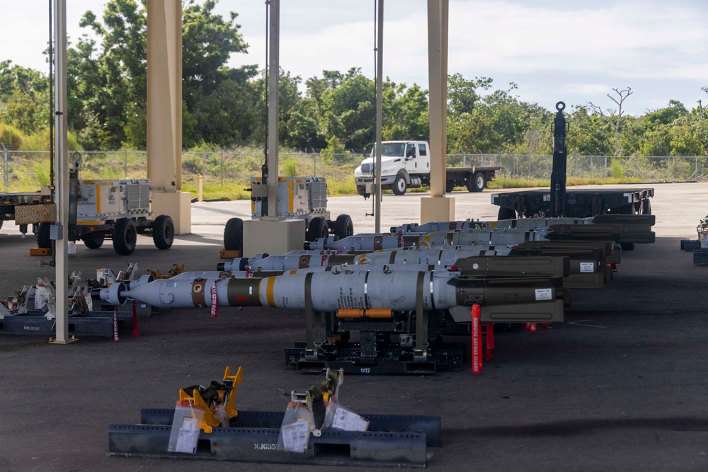 dvids-images-pave-the-way-marines-with-mals-12-construct-bombs