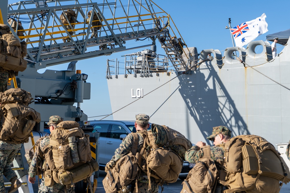 MRF-D 24.3 U.S. Marines, Sailors embark HMAS Adelaide for Wet and Dry Exercise Rehearsal