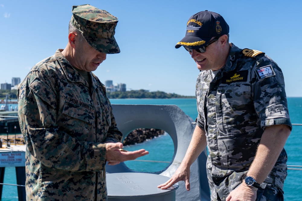 MRF-D 24.3 Commanding Officer visits HMAS Adelaide