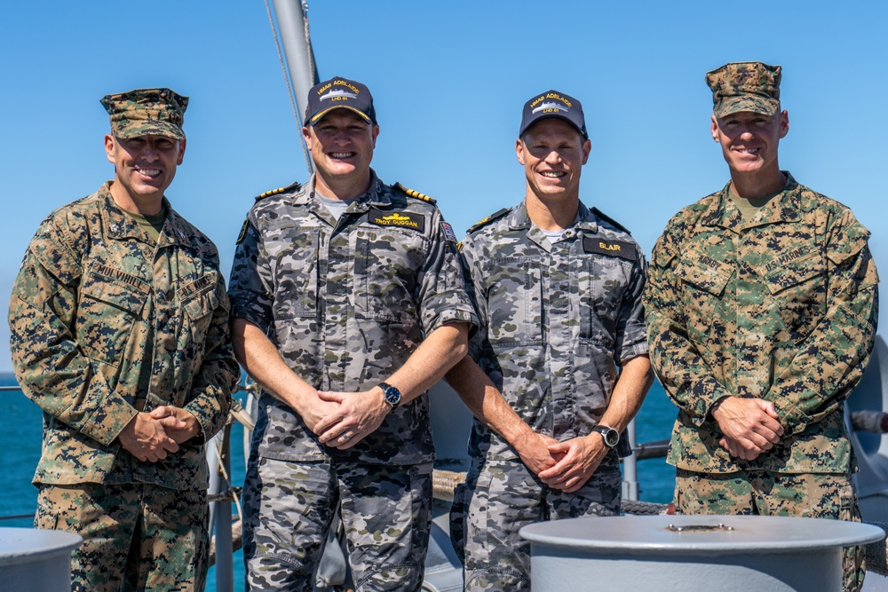 MRF-D 24.3 Commanding Officer visits HMAS Adelaide