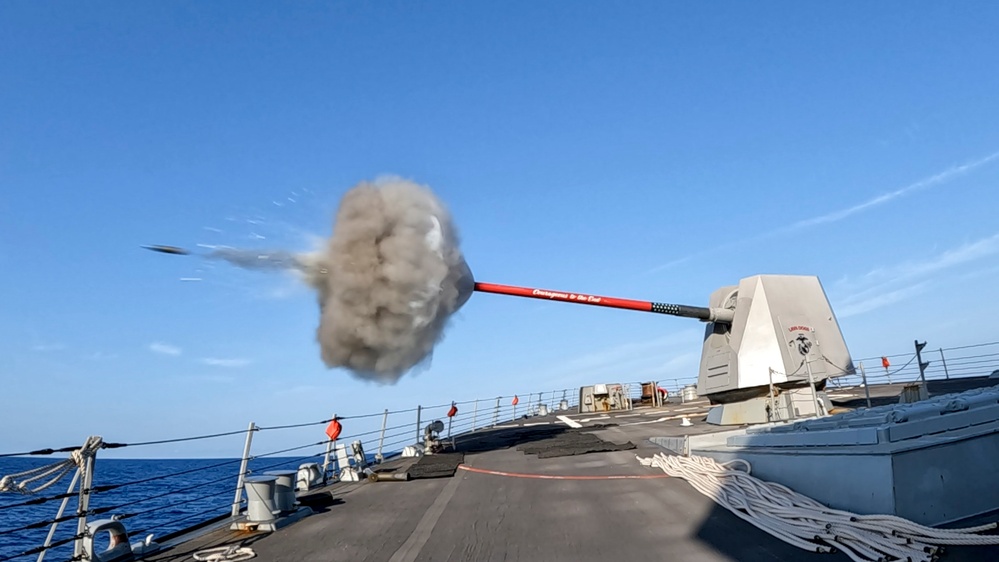 DDG 115 5&quot; GUN SHOOT