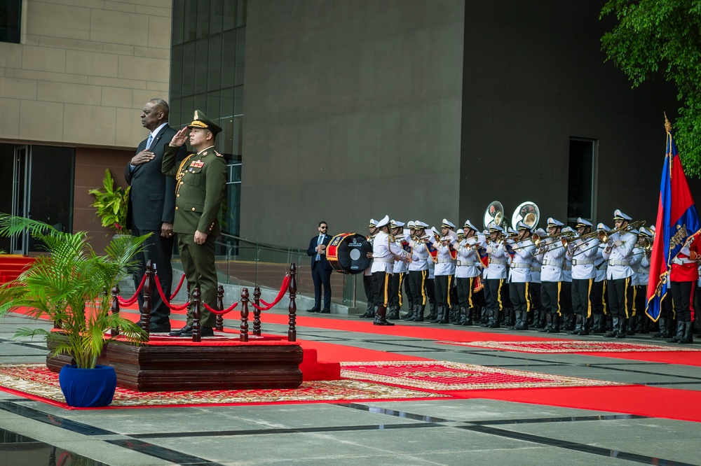 SECDEF Visit to Cambodia