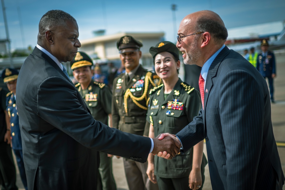 SECDEF Visit to Cambodia