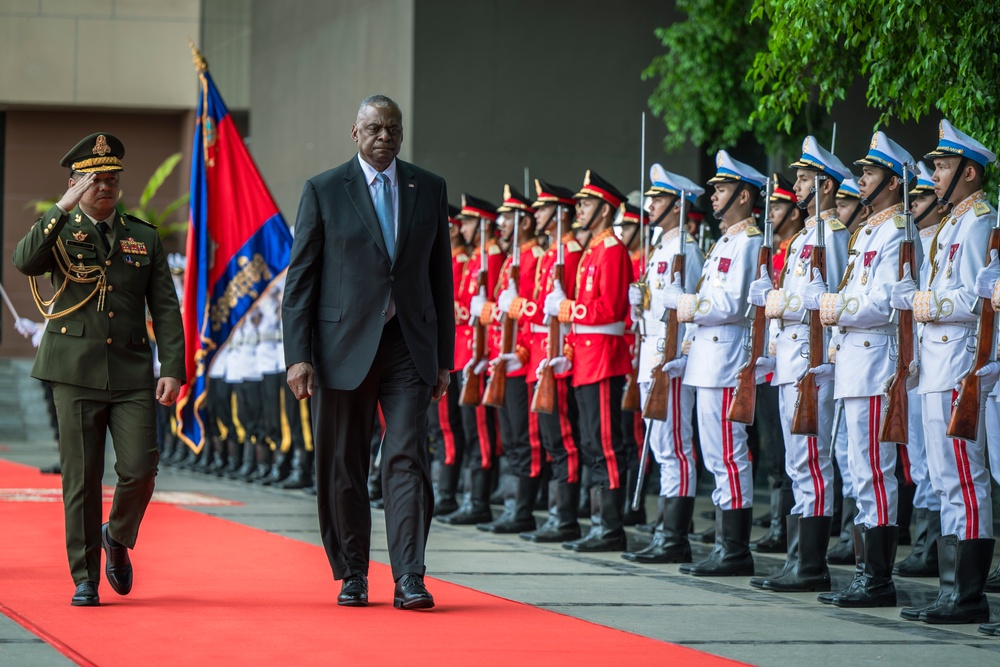 SECDEF Visit to Cambodia